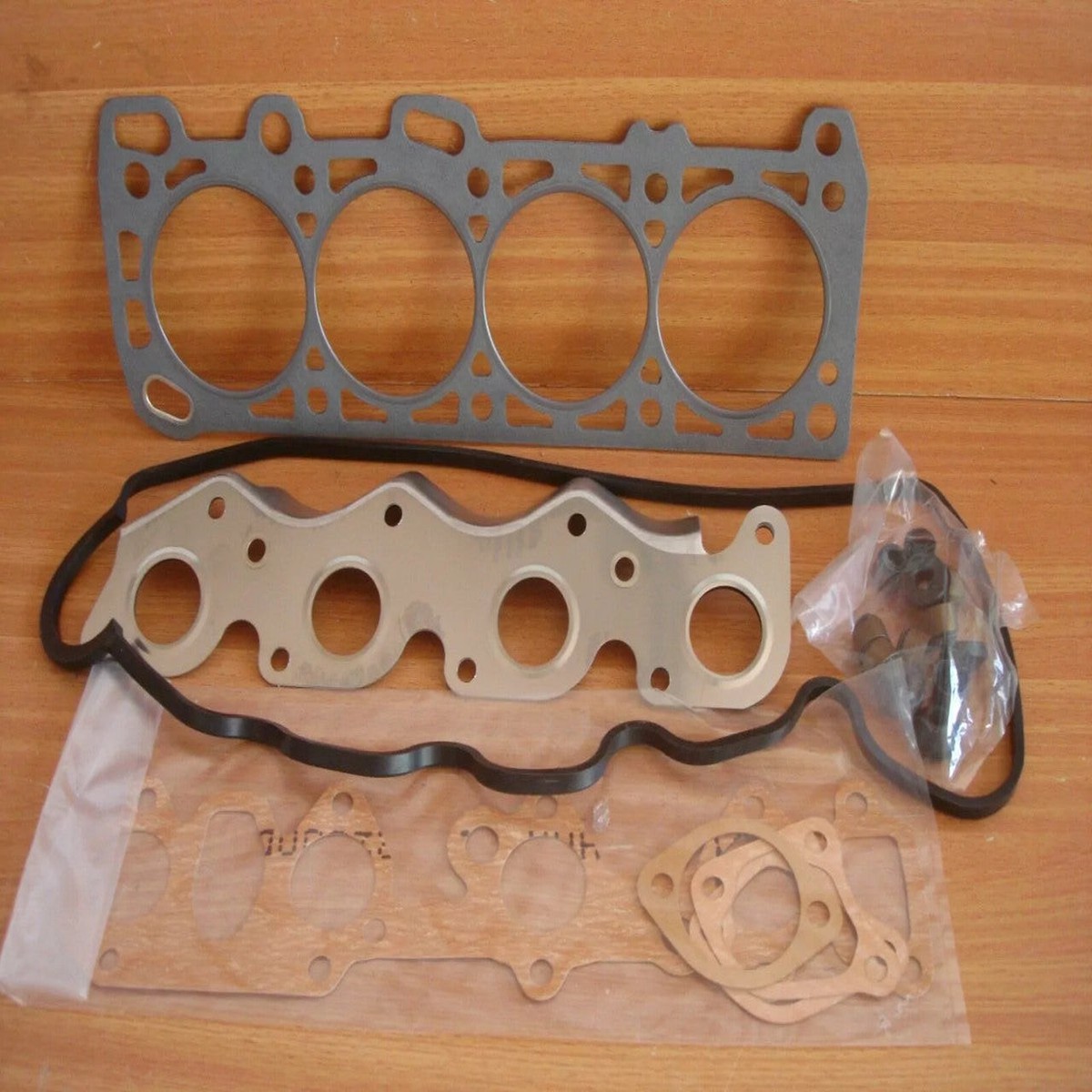 Gaskets Set kit fits Mitsubishi Cordia Galant Sigma Lancer 4G37 G37B engine DM830F