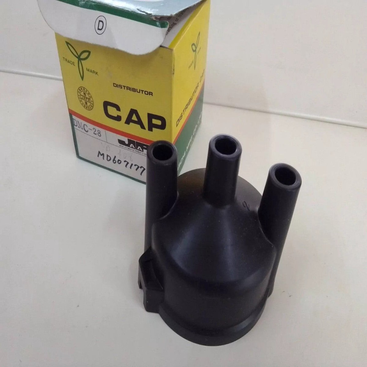 Distributor Cap fits Mitsubishi Minica A103 A104 2 cylinder LO12 YD408
