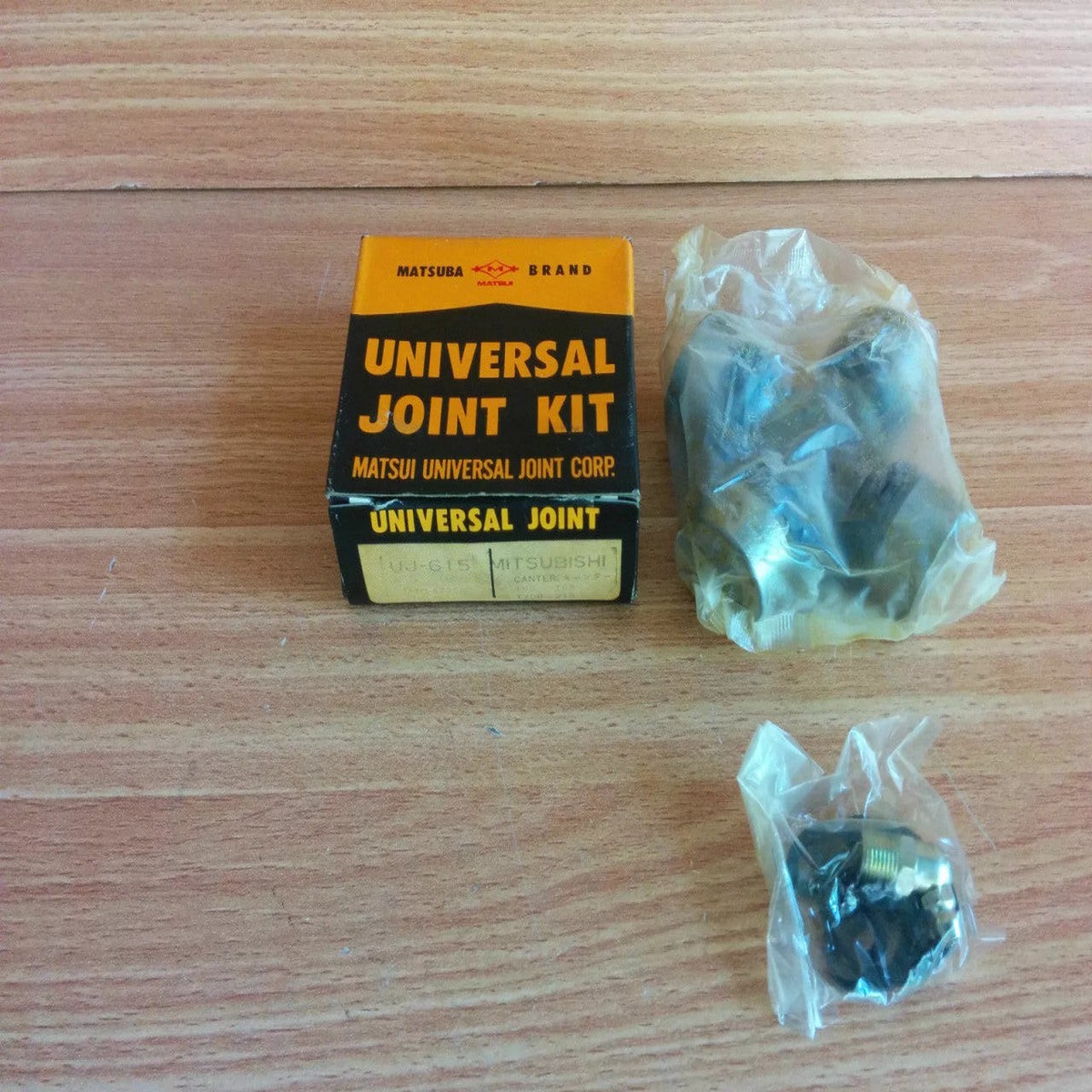Universal Joint fits Mitsubishi Canter Fuso 28.5x77.9 Outer Snapring FA FB FE UJ615