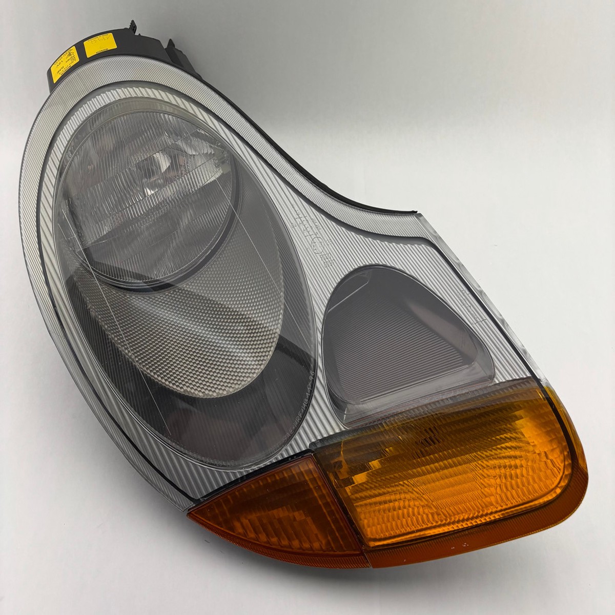 1999-2001 Porsche 996 911 Passenger Side Headlight Halogen Amber P6019