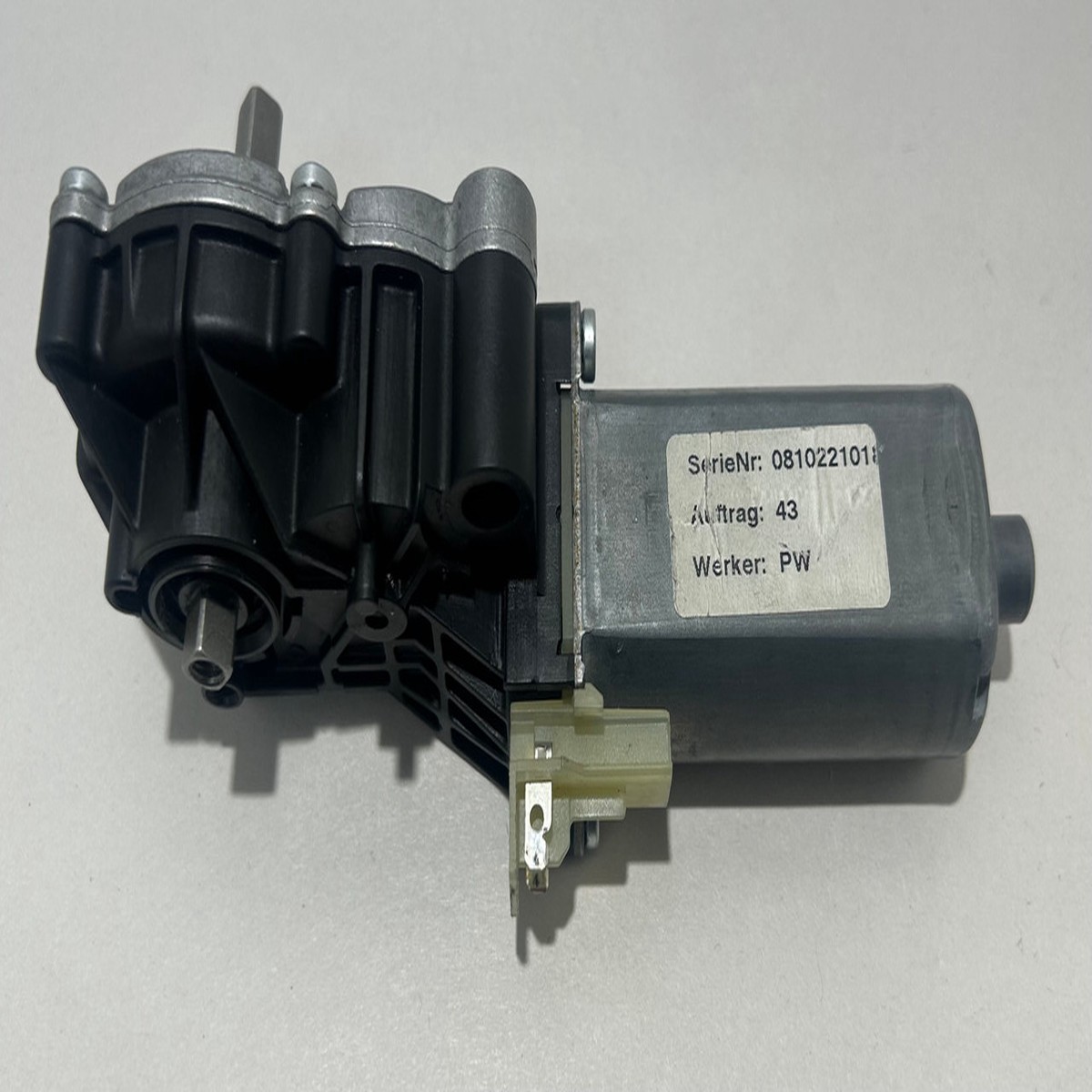 1999-2005 Porsche 996 911 Cabriolet Tonneau Motor OEM P6013