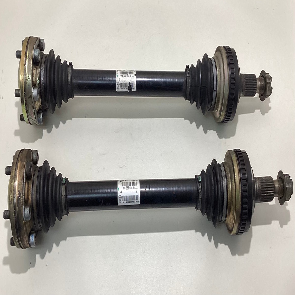2002-2005 Porsche 996 911 Carrera Rear Axle Half Shafts Pair Manual 81K P6018