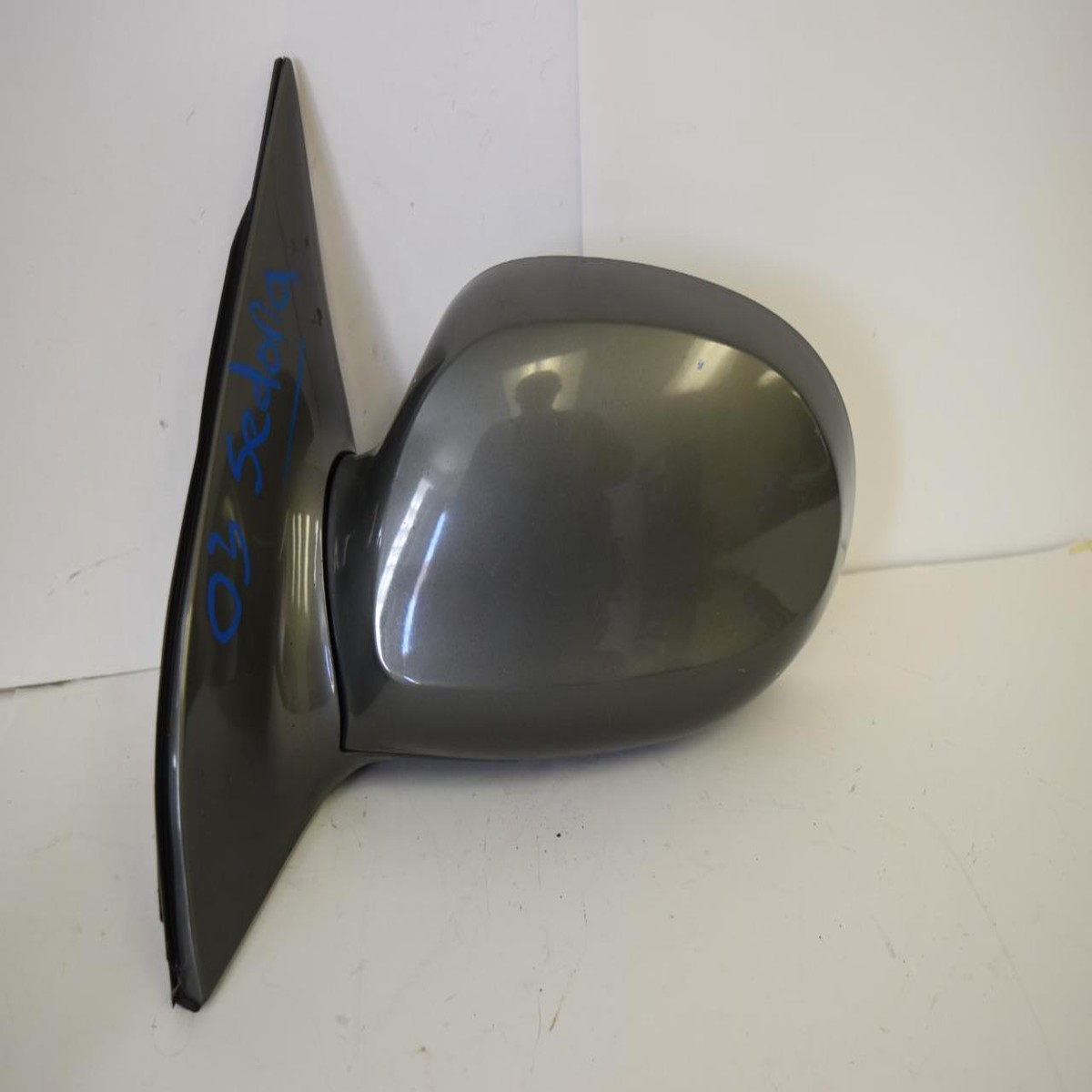 2002-2005 KIA SEDONA LEFT DRIVER SIDE MIRROR