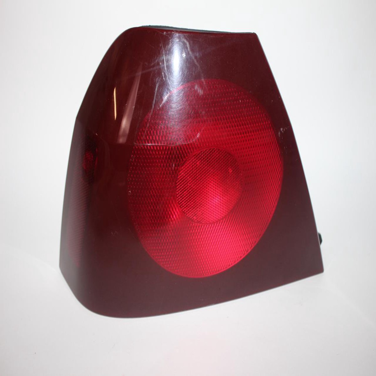 2000-2005 CHEVY IMPALA DRIVER LEFT SIDE REAR TAIL LIGHT 28892