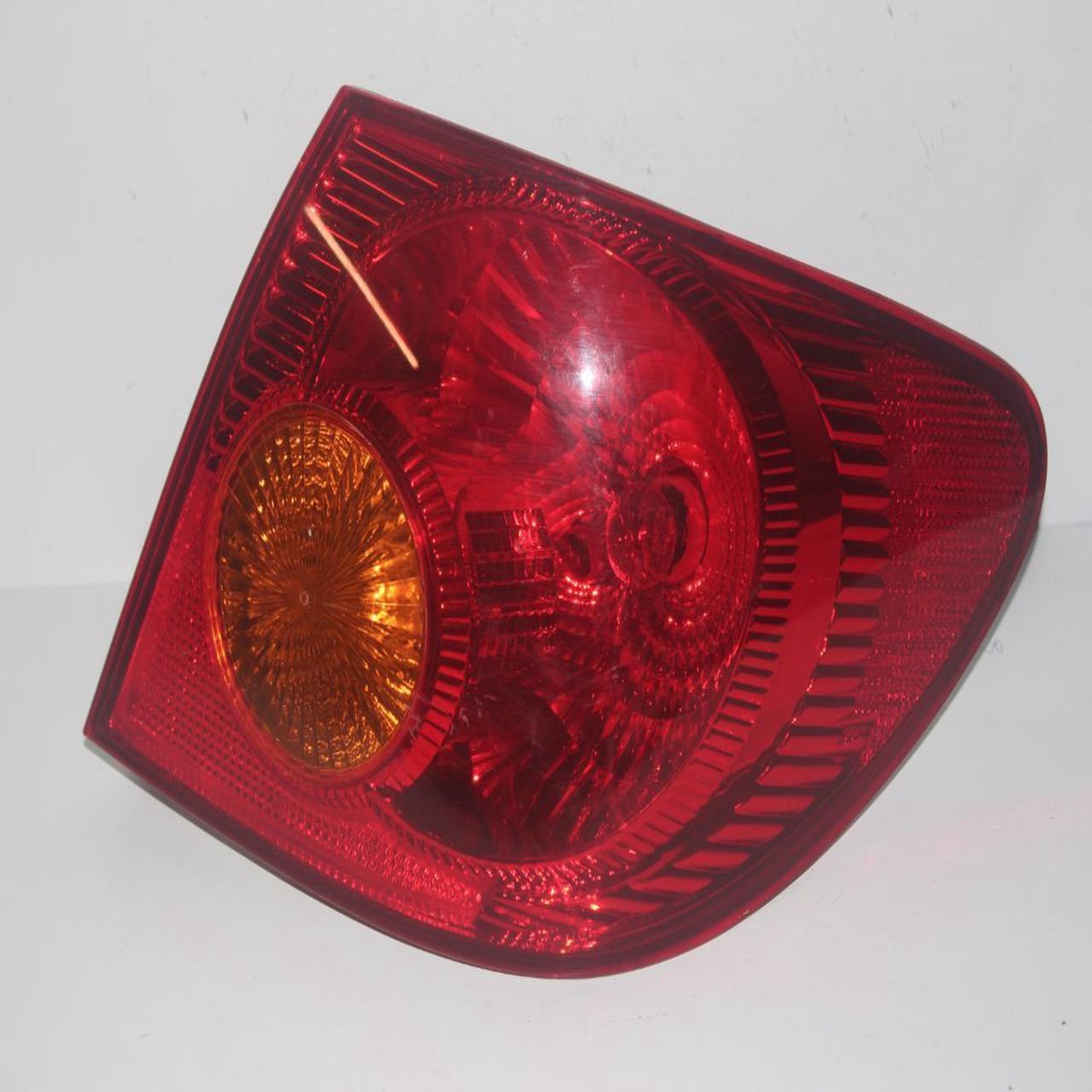 2003-2008 Toyota Corolla Passenger Right Side Rear Tail Light 27825