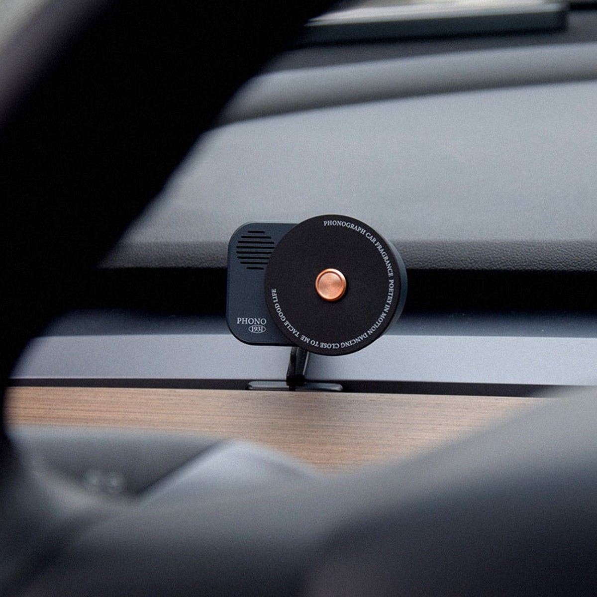 Vintage Record Player Style Aromatherapy for Tesla Model 3Y with Built-in Fragrances