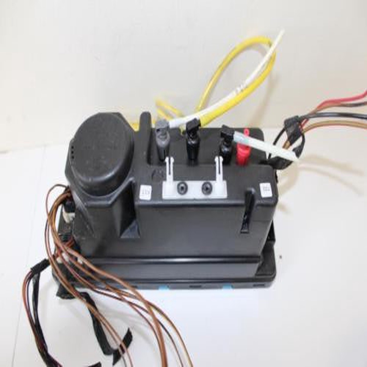 1996-97 MERCEDES BENZ W210 CENTRAL DOOR LOCKING VACUUM PUMP