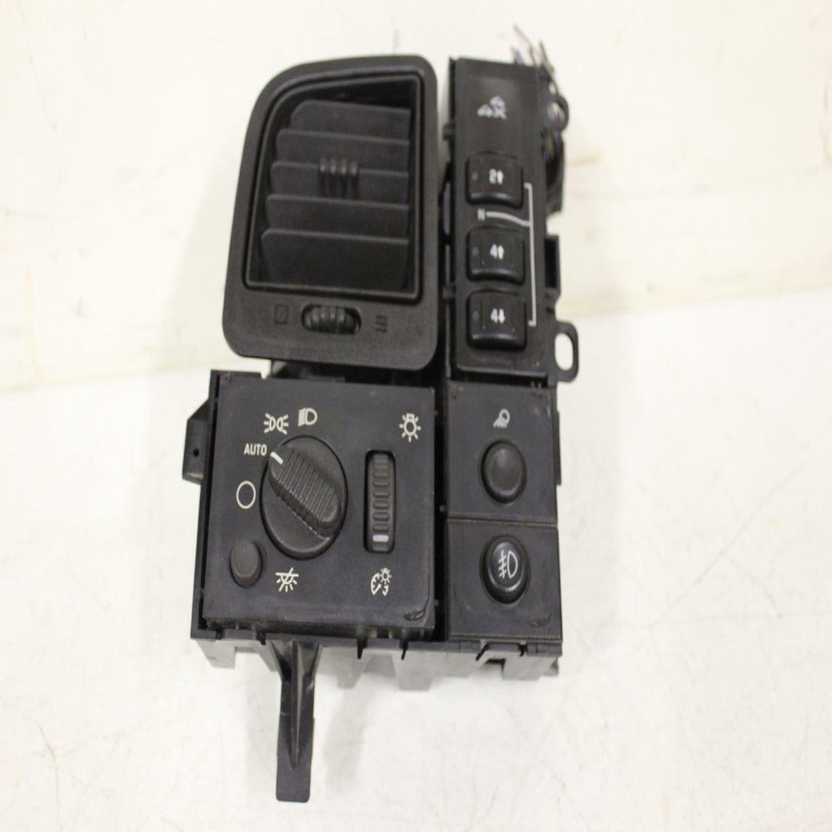 1999-2002 CHEVY SUBURBAN TAHOE YUKON SIERRA HEADLIGHT SWITCH WVENT 44 BUTTON