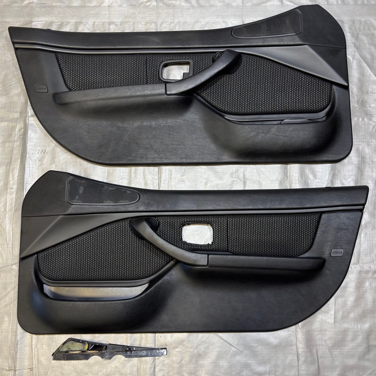 2000-2002 BMW Z3 Roadster Black Leather Interior Door Panels DAMAGE Z3038
